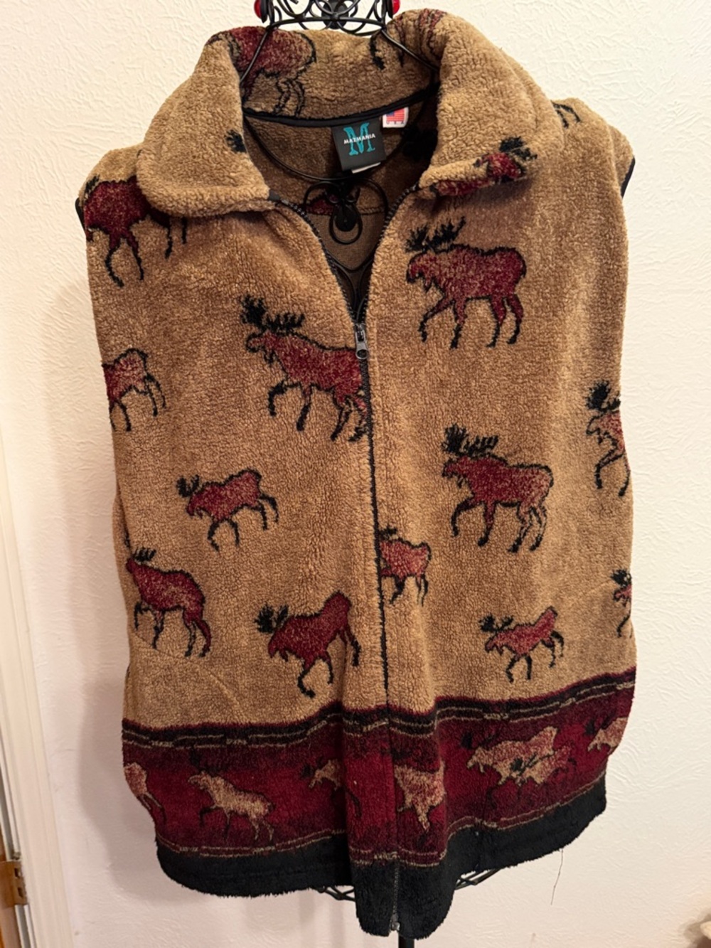 🫎🫎🫎BOGOHO🫎🫎🫎Moose Print Fuzzy Zip-Front Vest in Tan & Burgundy-2X